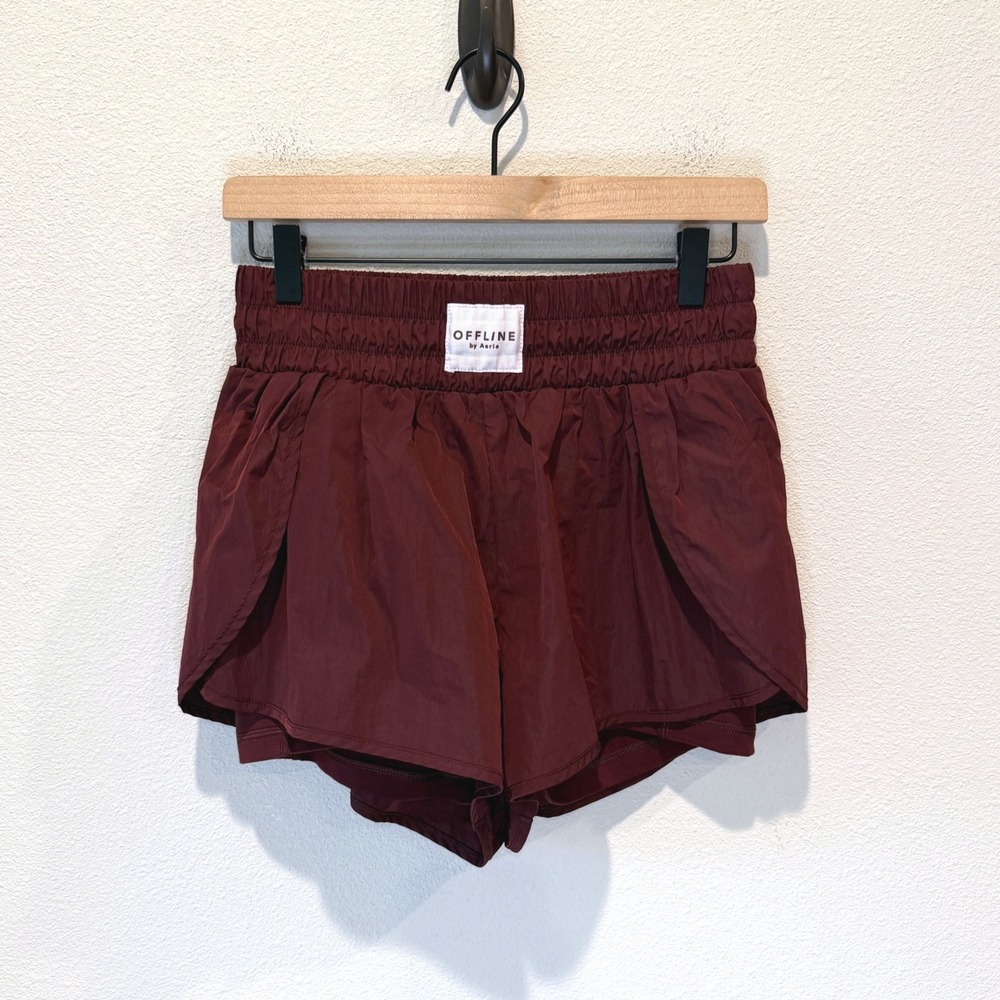 OFFLINE BY AERIE Womens High Waisted Hugger Shorts Size Medium Sporty Gym Maroon